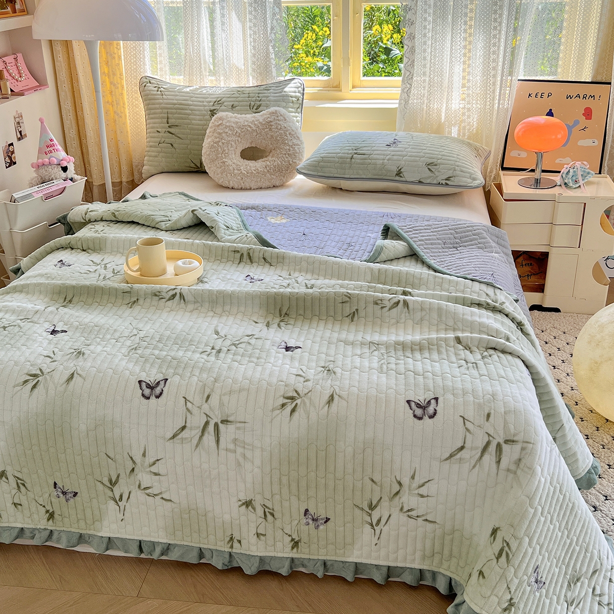 91家纺网 家纺一手货源 找家纺 默忆 2025新款牛奶绒夹棉花边韩版印花床盖三件套加厚保暖多功能单床盖 竹叶蝴蝶