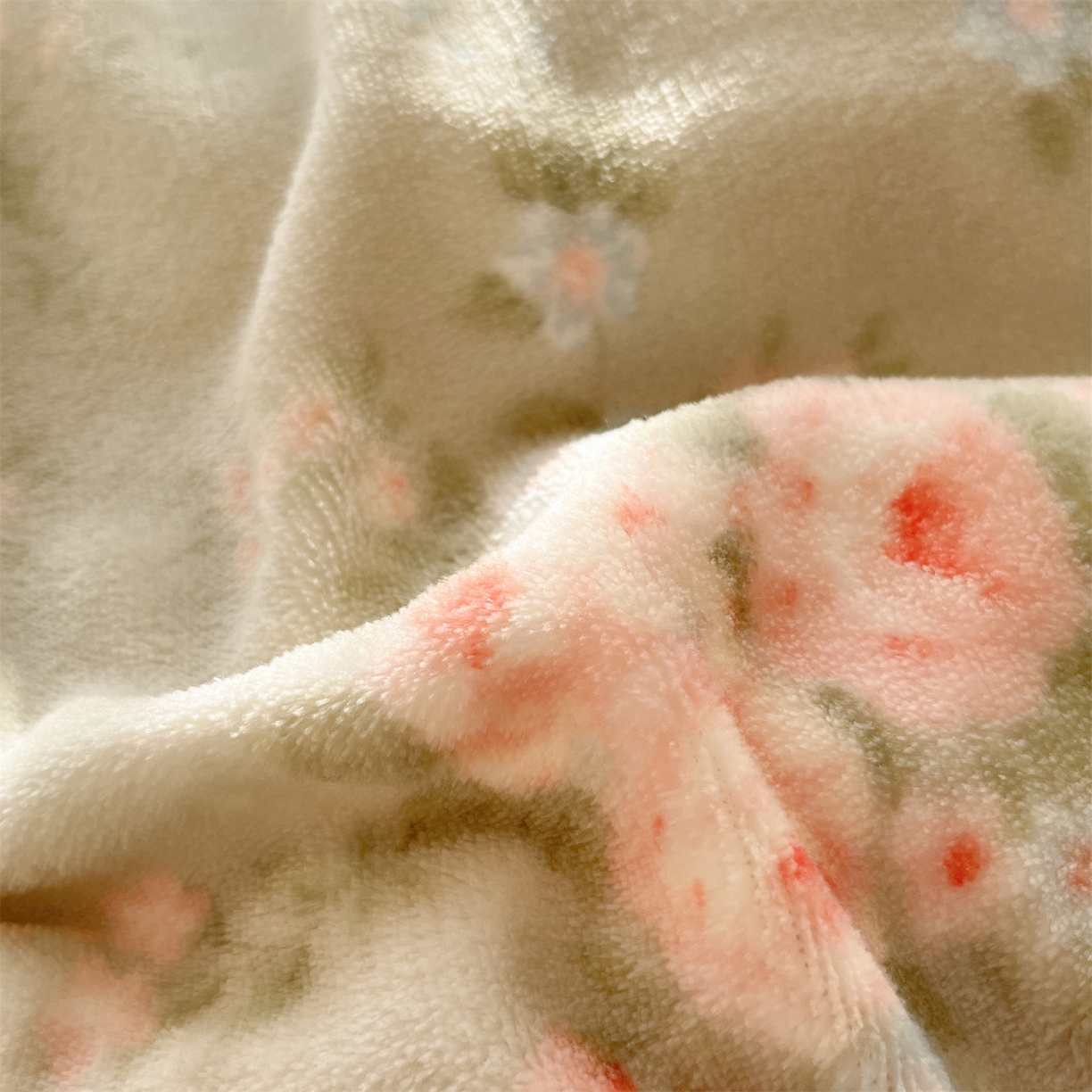 91家纺网 家纺一手货源 找家纺 欧尚家纺 2025新款跑量牛奶绒四件套 沐熙花