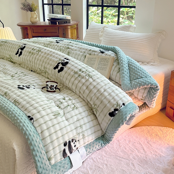 91家纺网 家纺一手货源 找家纺 优迈 2025直播热款A+兔兔绒豆豆被三层夹棉加厚毛毯毯子牛奶绒冬被泡泡兔毛绒保暖被子被芯 熊有成竹