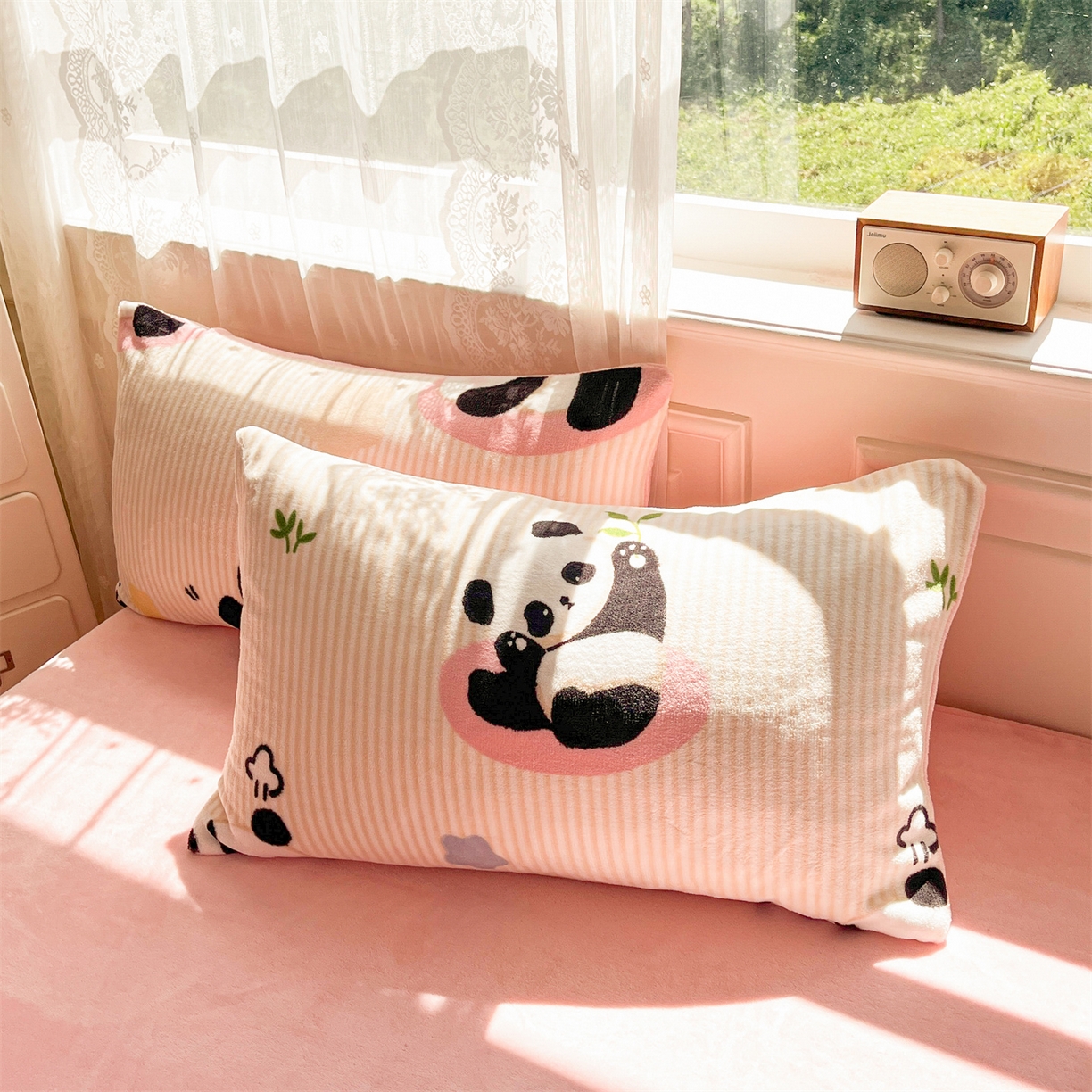 91家纺网 家纺一手货源 找家纺 欧尚家纺 2025新款跑量牛奶绒四件套 小熊猫粉