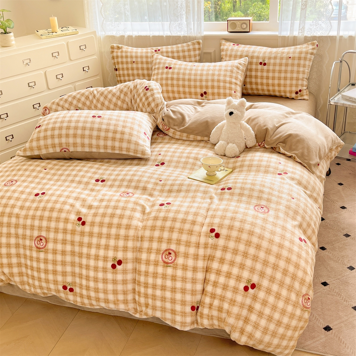 91家纺网 家纺一手货源 找家纺 欧尚家纺 2025新款跑量牛奶绒四件套 樱桃语录