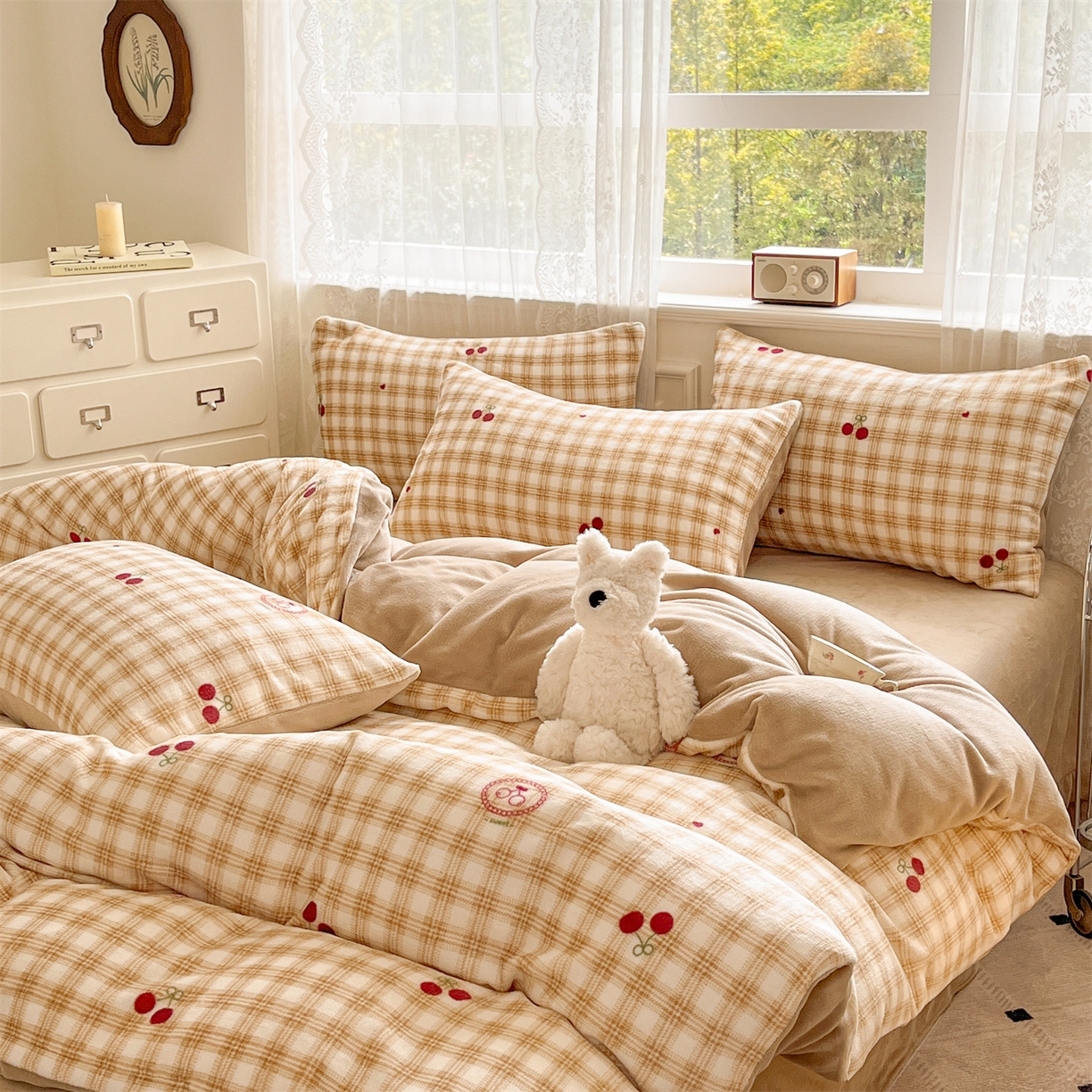 91家纺网 家纺一手货源 找家纺 欧尚家纺 2025新款跑量牛奶绒四件套 樱桃语录