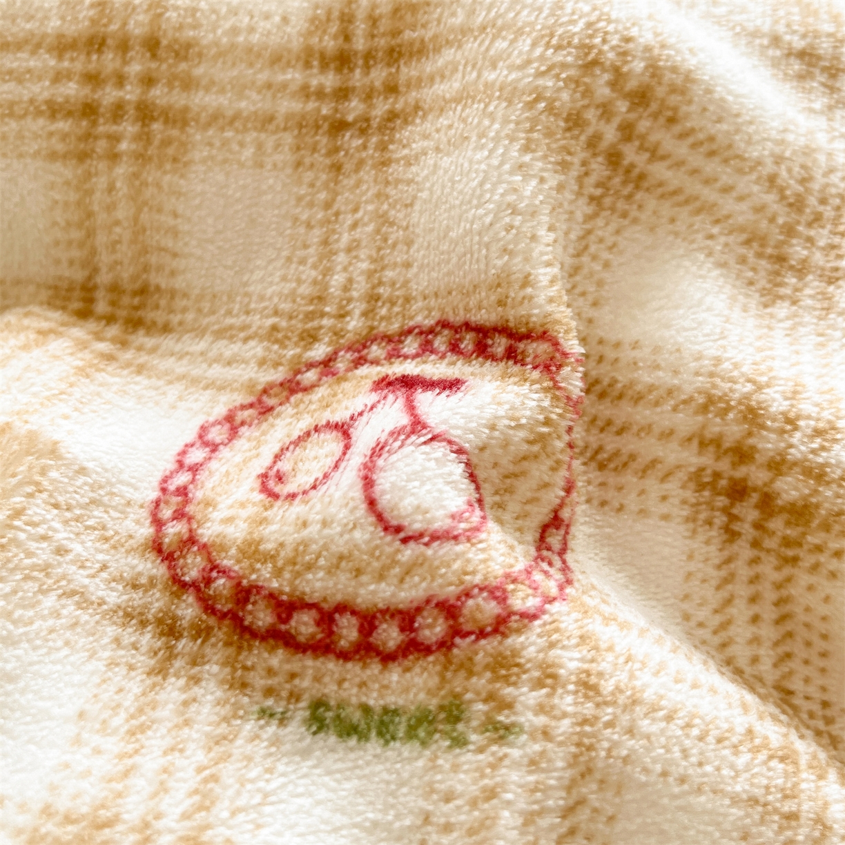 91家纺网 家纺一手货源 找家纺 欧尚家纺 2025新款跑量牛奶绒四件套 樱桃语录