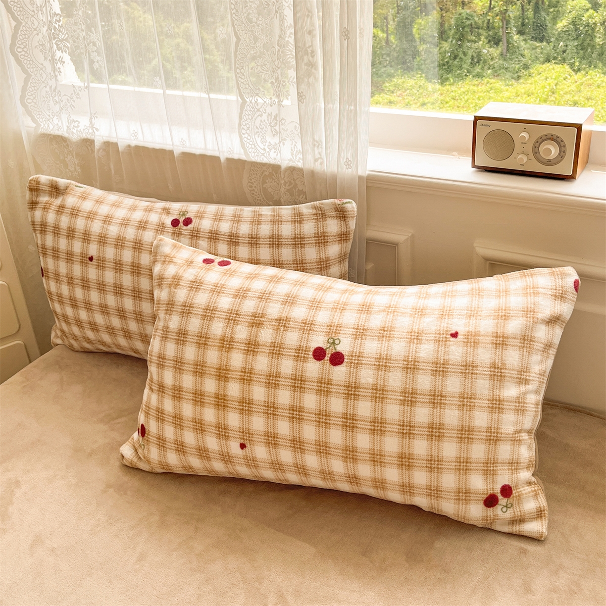 91家纺网 家纺一手货源 找家纺 欧尚家纺 2025新款跑量牛奶绒四件套 樱桃语录