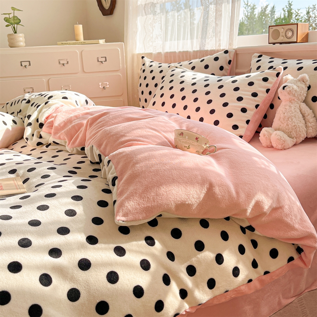 91家纺网 家纺一手货源 找家纺 欧尚家纺 2025新款跑量牛奶绒四件套 白波点