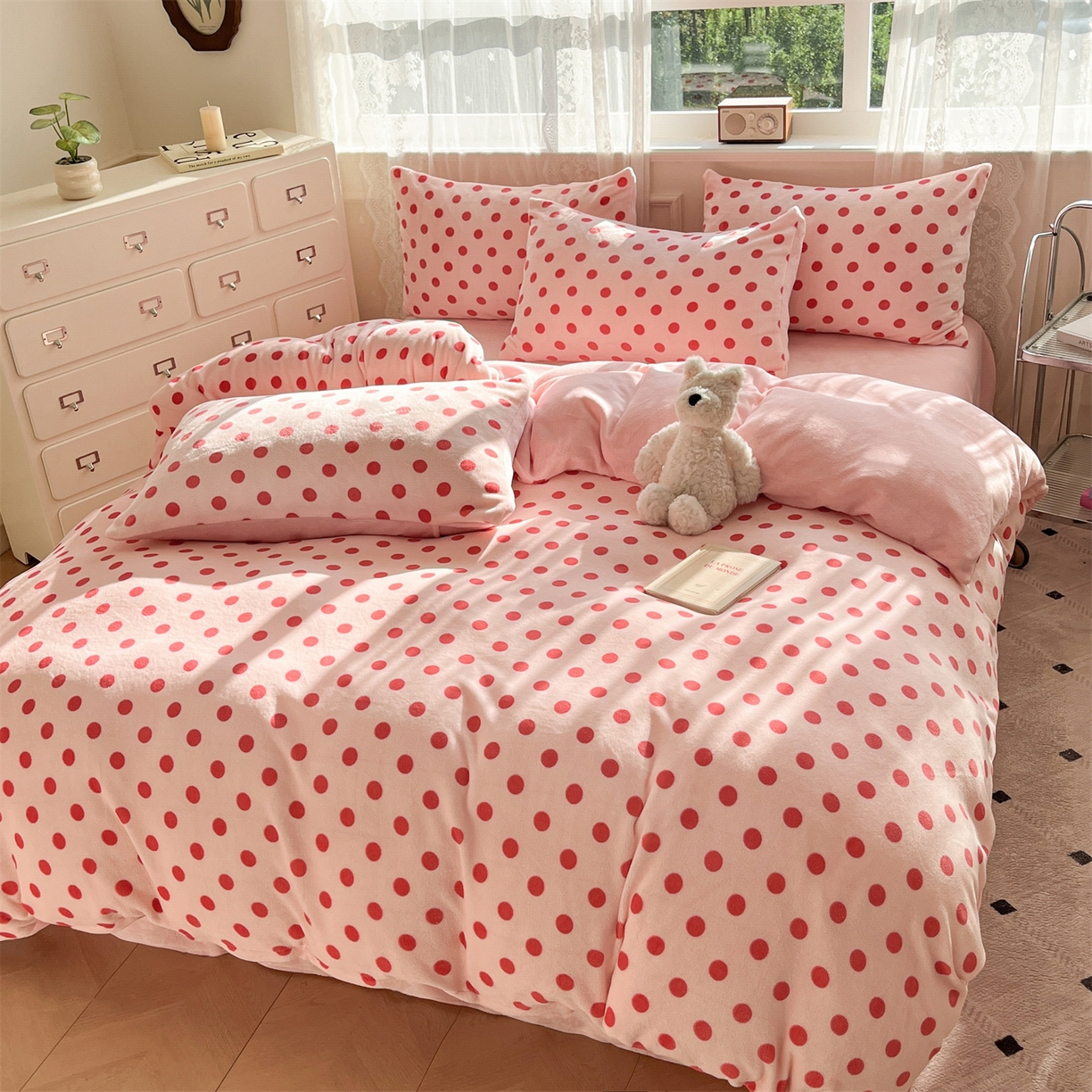 91家纺网 家纺一手货源 找家纺 欧尚家纺 2025新款跑量牛奶绒四件套 粉波点