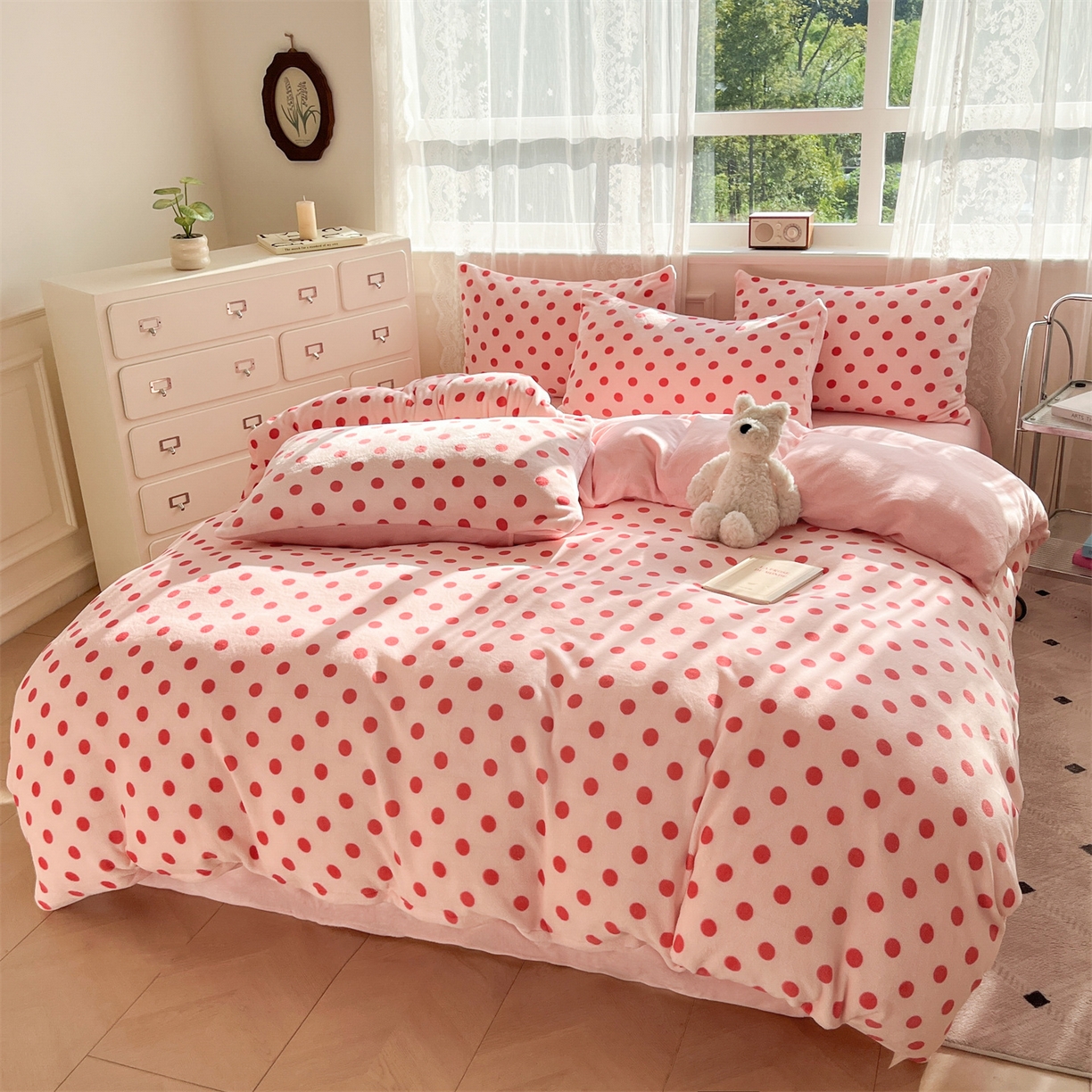 91家纺网 家纺一手货源 找家纺 欧尚家纺 2025新款跑量牛奶绒四件套 粉波点