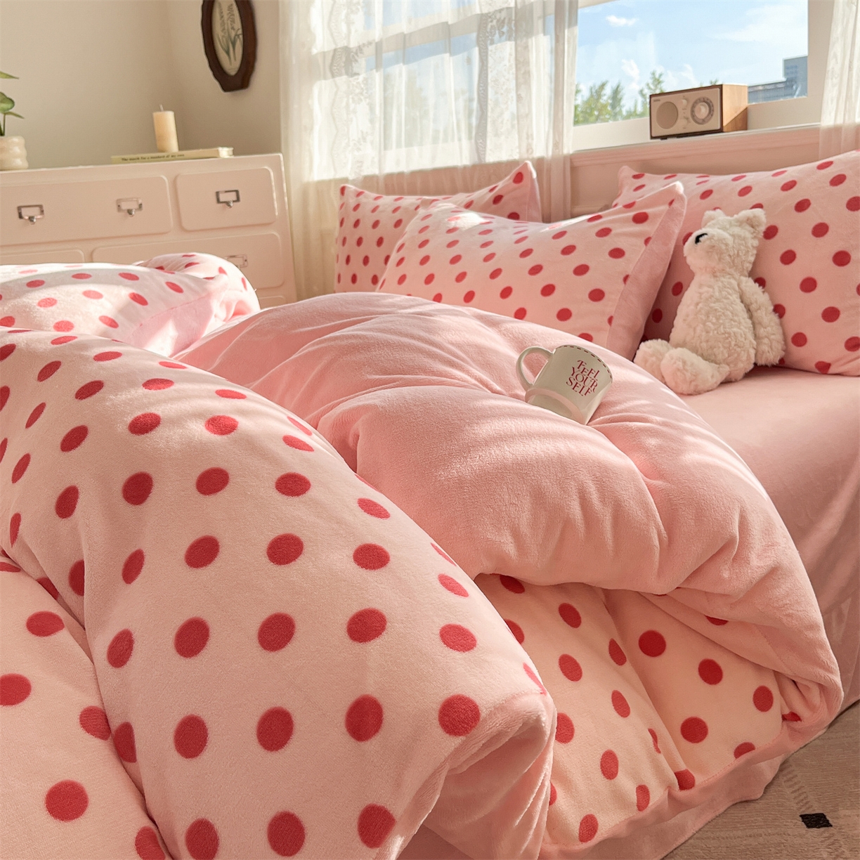 91家纺网 家纺一手货源 找家纺 欧尚家纺 2025新款跑量牛奶绒四件套 粉波点