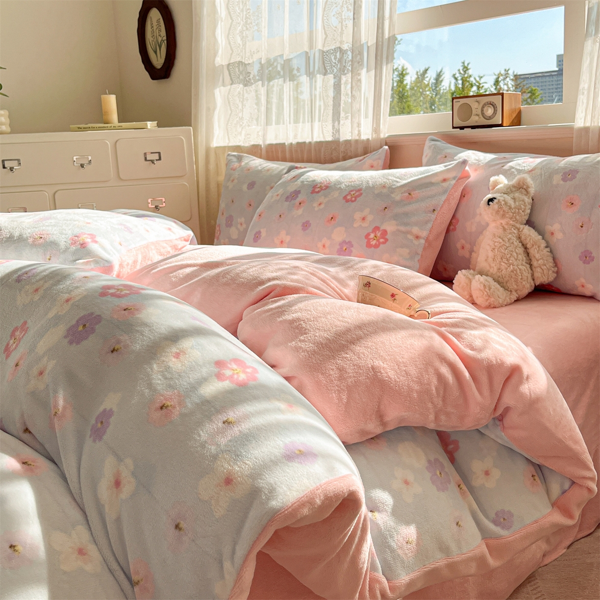 91家纺网 家纺一手货源 找家纺 欧尚家纺 2025新款跑量牛奶绒四件套 花海