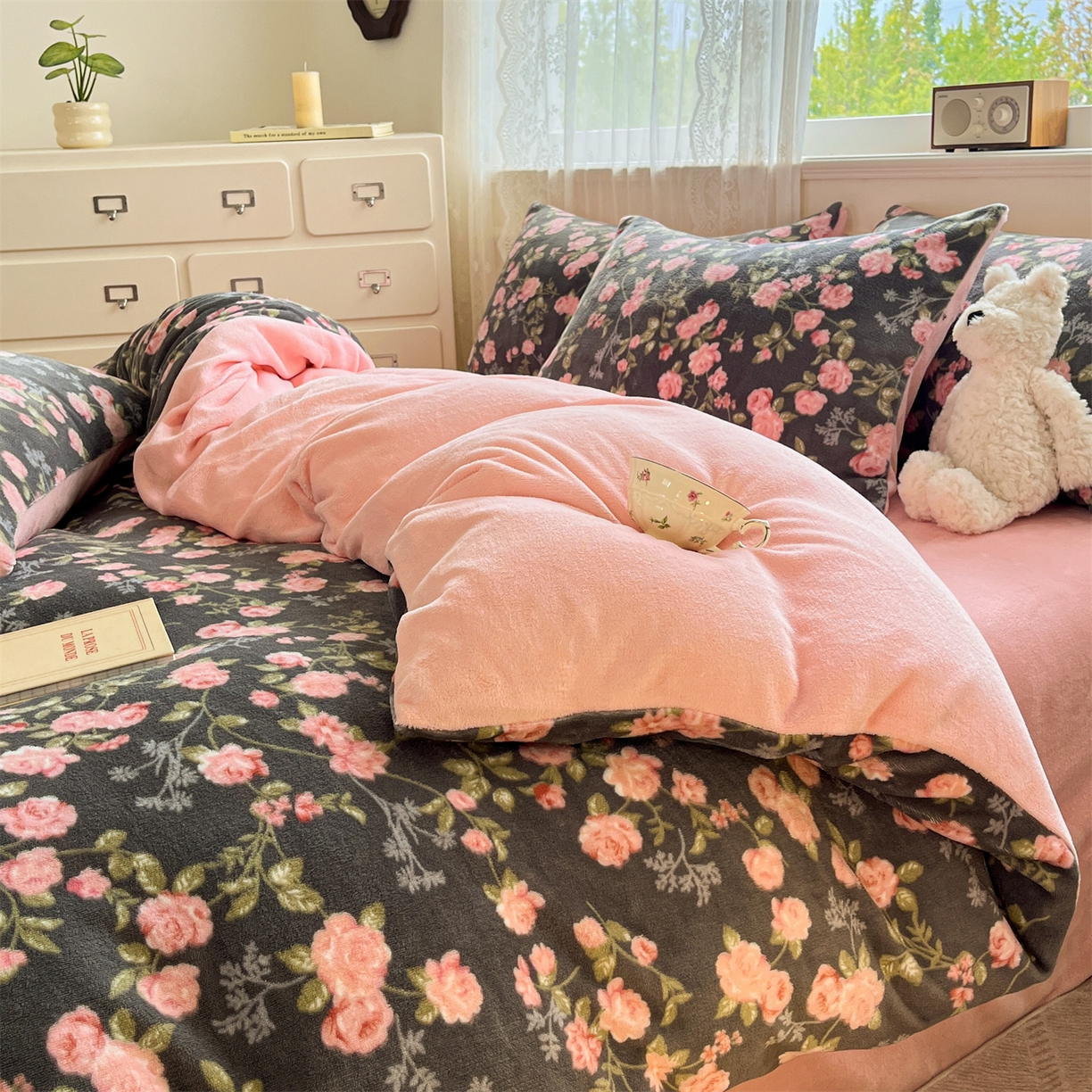 91家纺网 家纺一手货源 找家纺 欧尚家纺 2025新款跑量牛奶绒四件套 秘密花园