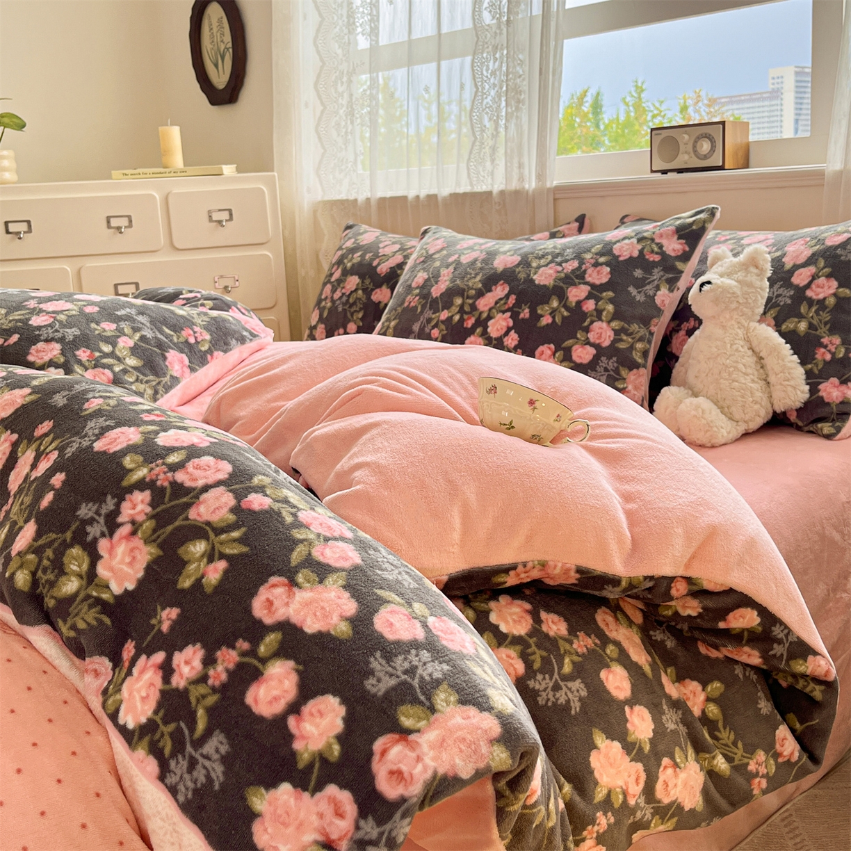 91家纺网 家纺一手货源 找家纺 欧尚家纺 2025新款跑量牛奶绒四件套 秘密花园