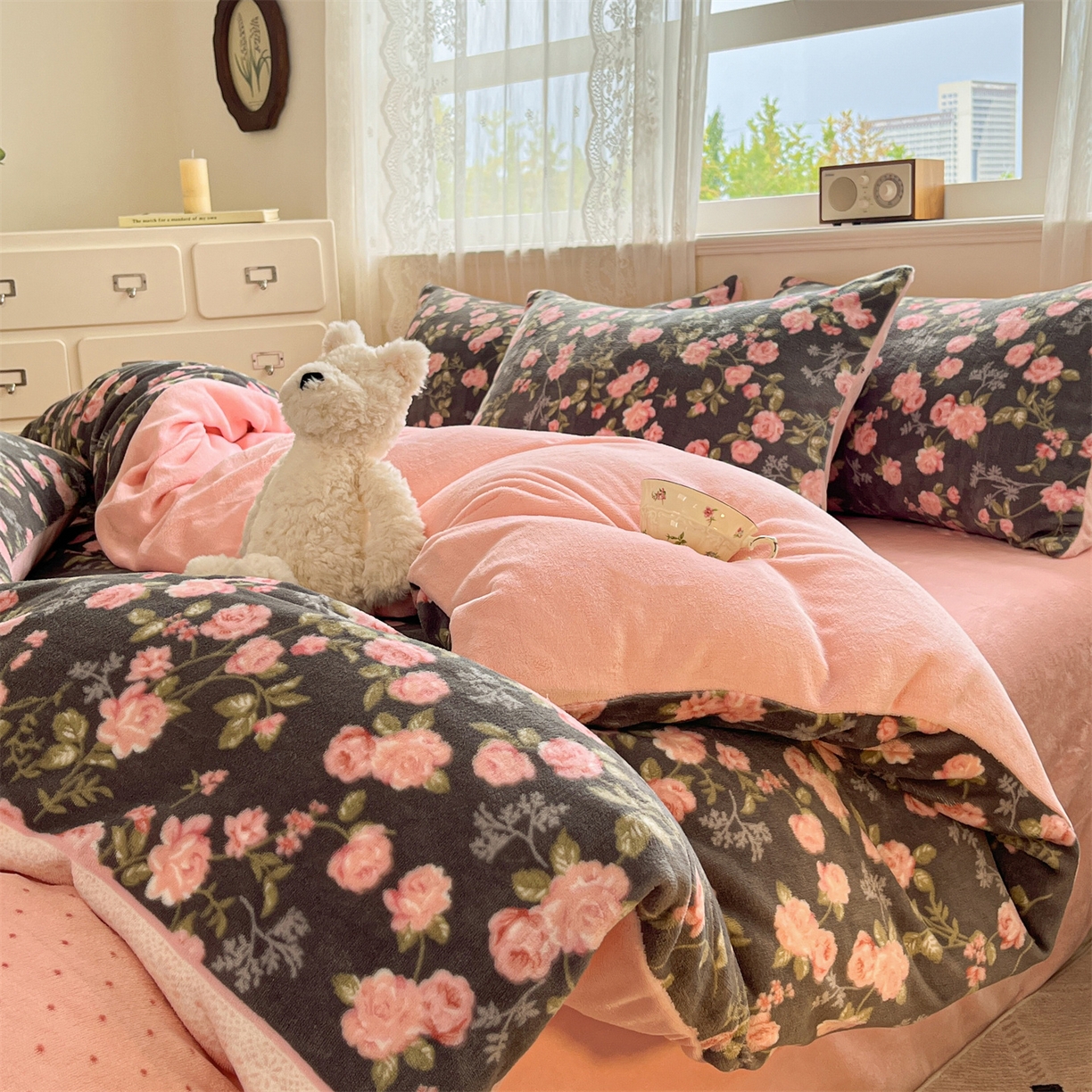 91家纺网 家纺一手货源 找家纺 欧尚家纺 2025新款跑量牛奶绒四件套 秘密花园