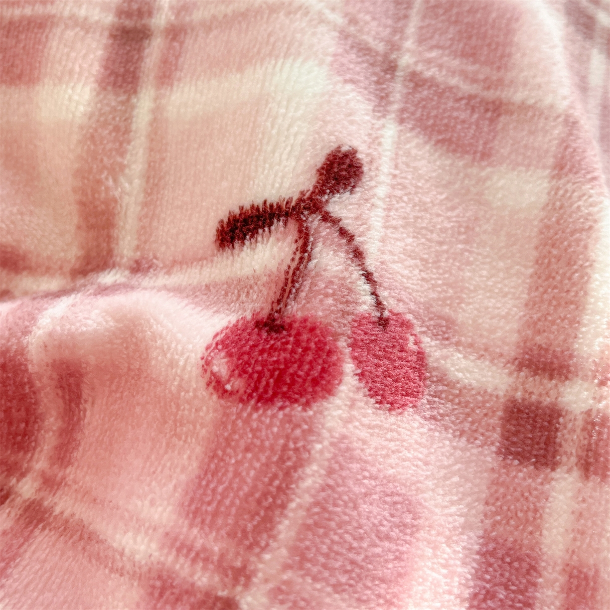 91家纺网 家纺一手货源 找家纺 欧尚家纺 2025新款跑量牛奶绒四件套 乌梅子酱