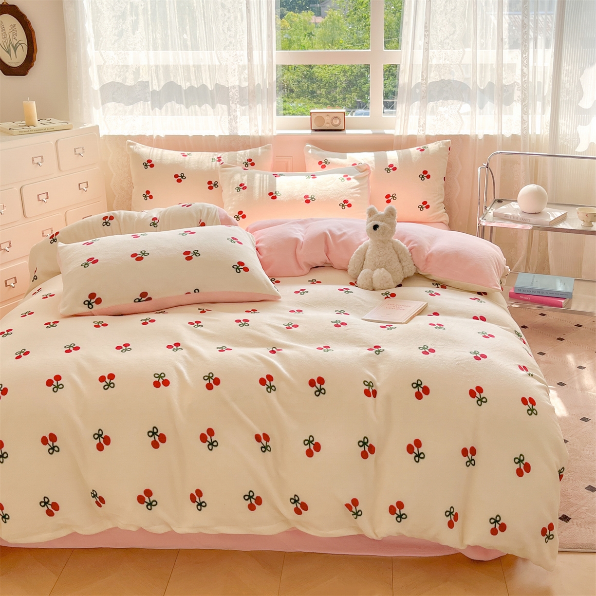 91家纺网 家纺一手货源 找家纺 欧尚家纺 2025新款跑量牛奶绒四件套 樱桃粉