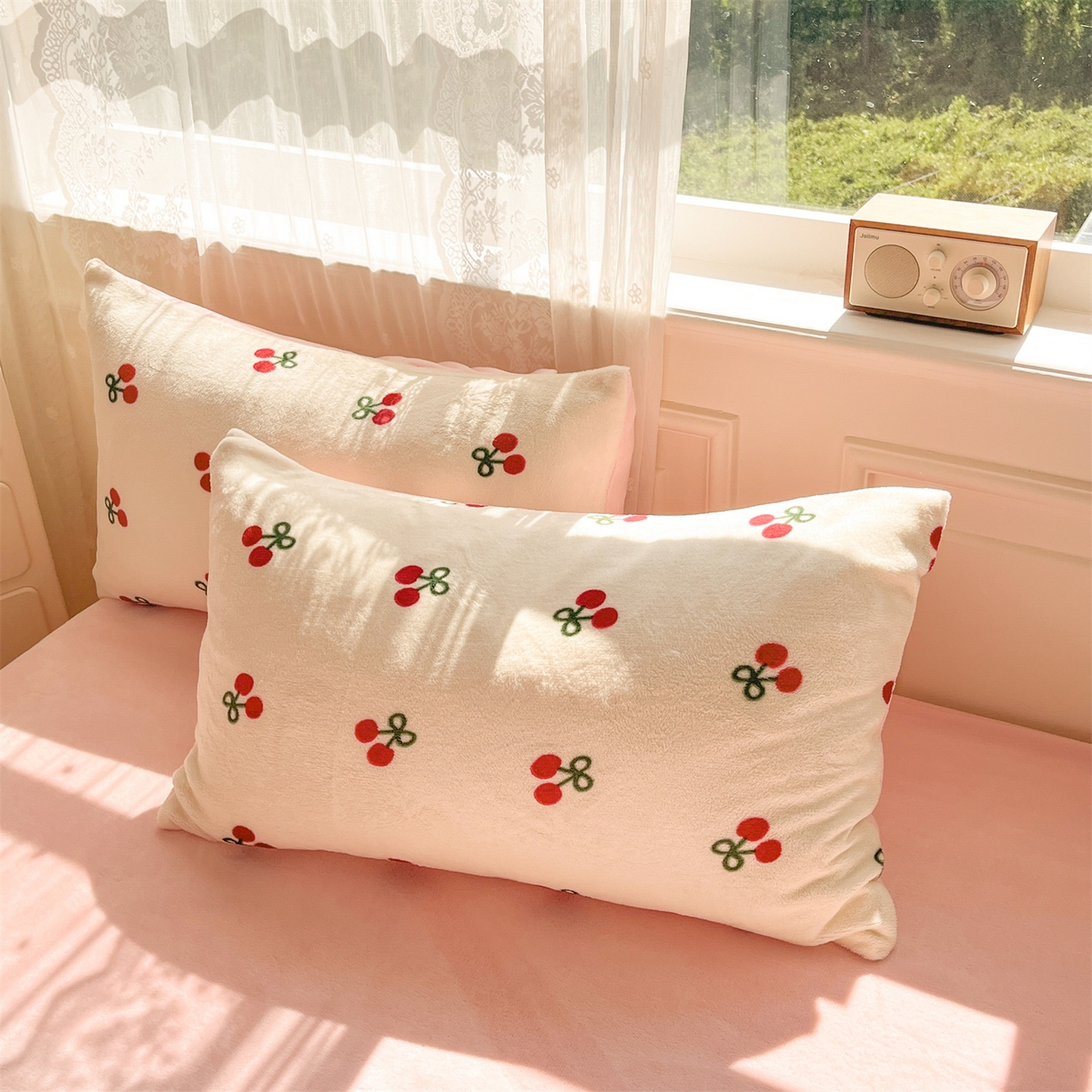 91家纺网 家纺一手货源 找家纺 欧尚家纺 2025新款跑量牛奶绒四件套 樱桃粉