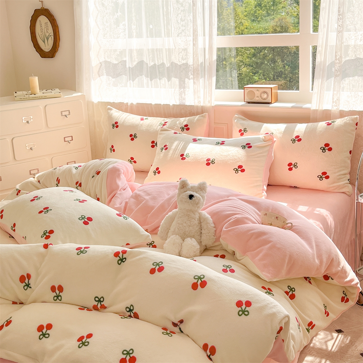 91家纺网 家纺一手货源 找家纺 欧尚家纺 2025新款跑量牛奶绒四件套 樱桃粉