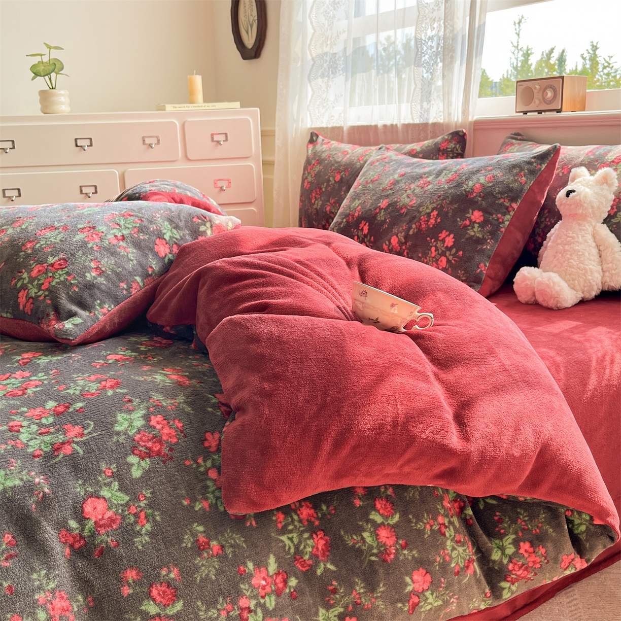 91家纺网 家纺一手货源 找家纺 欧尚家纺 2025新款跑量牛奶绒四件套 玫瑰故事