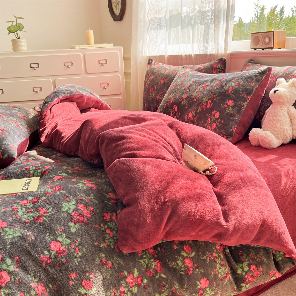 91家纺网 家纺一手货源 找家纺 欧尚家纺 2025新款跑量牛奶绒四件套 玫瑰故事