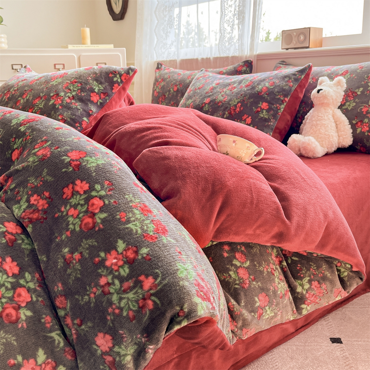 91家纺网 家纺一手货源 找家纺 欧尚家纺 2025新款跑量牛奶绒四件套 玫瑰故事