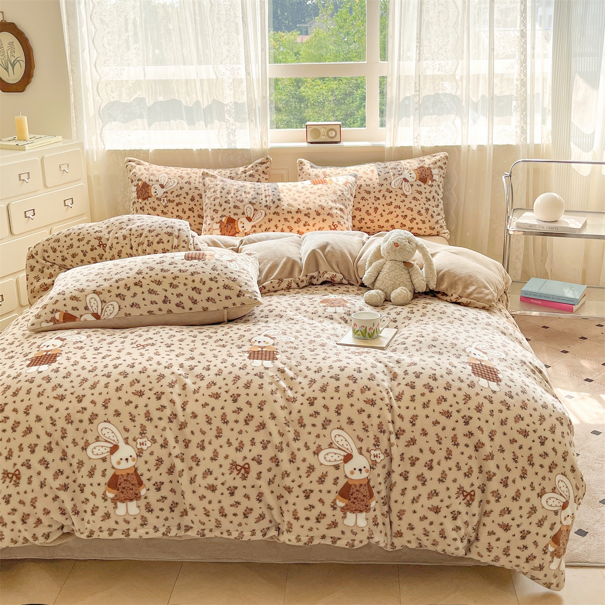 91家纺网 家纺一手货源 找家纺 欧尚家纺 2025新款跑量牛奶绒四件套 田园兔