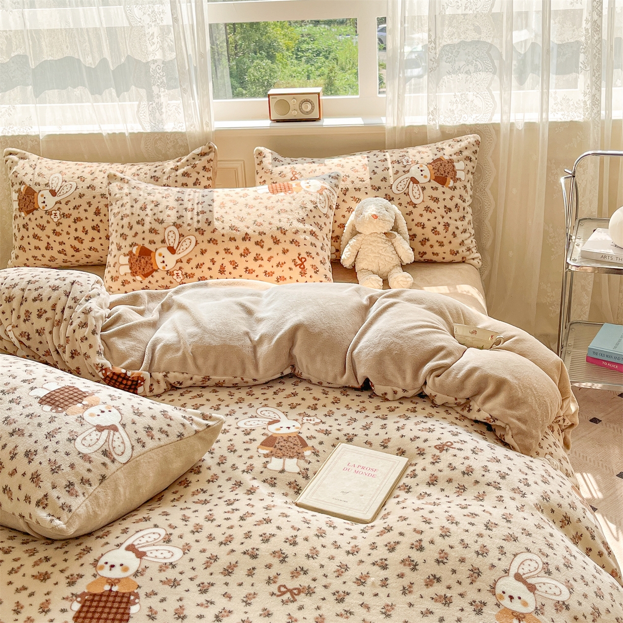 91家纺网 家纺一手货源 找家纺 欧尚家纺 2025新款跑量牛奶绒四件套 田园兔