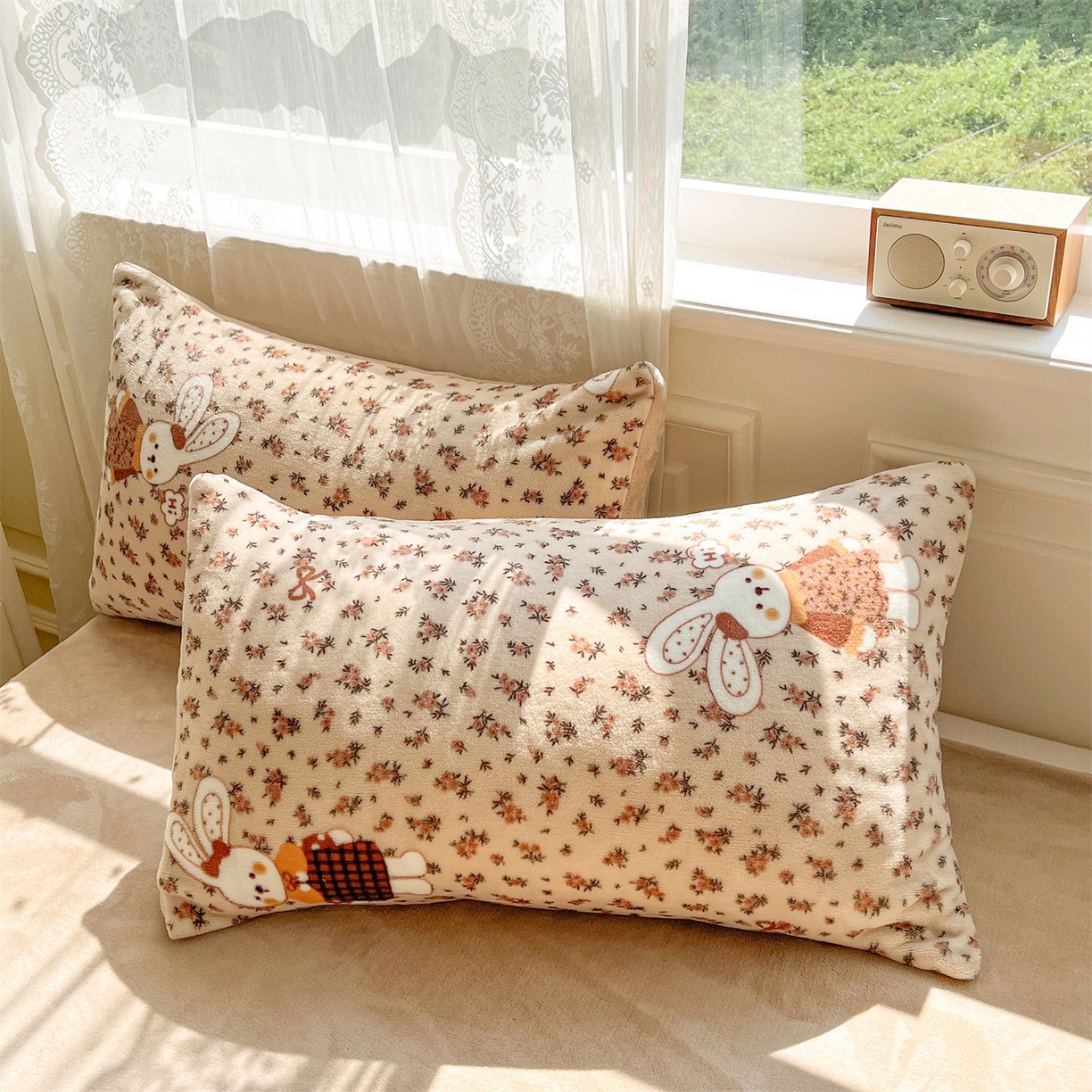 91家纺网 家纺一手货源 找家纺 欧尚家纺 2025新款跑量牛奶绒四件套 田园兔