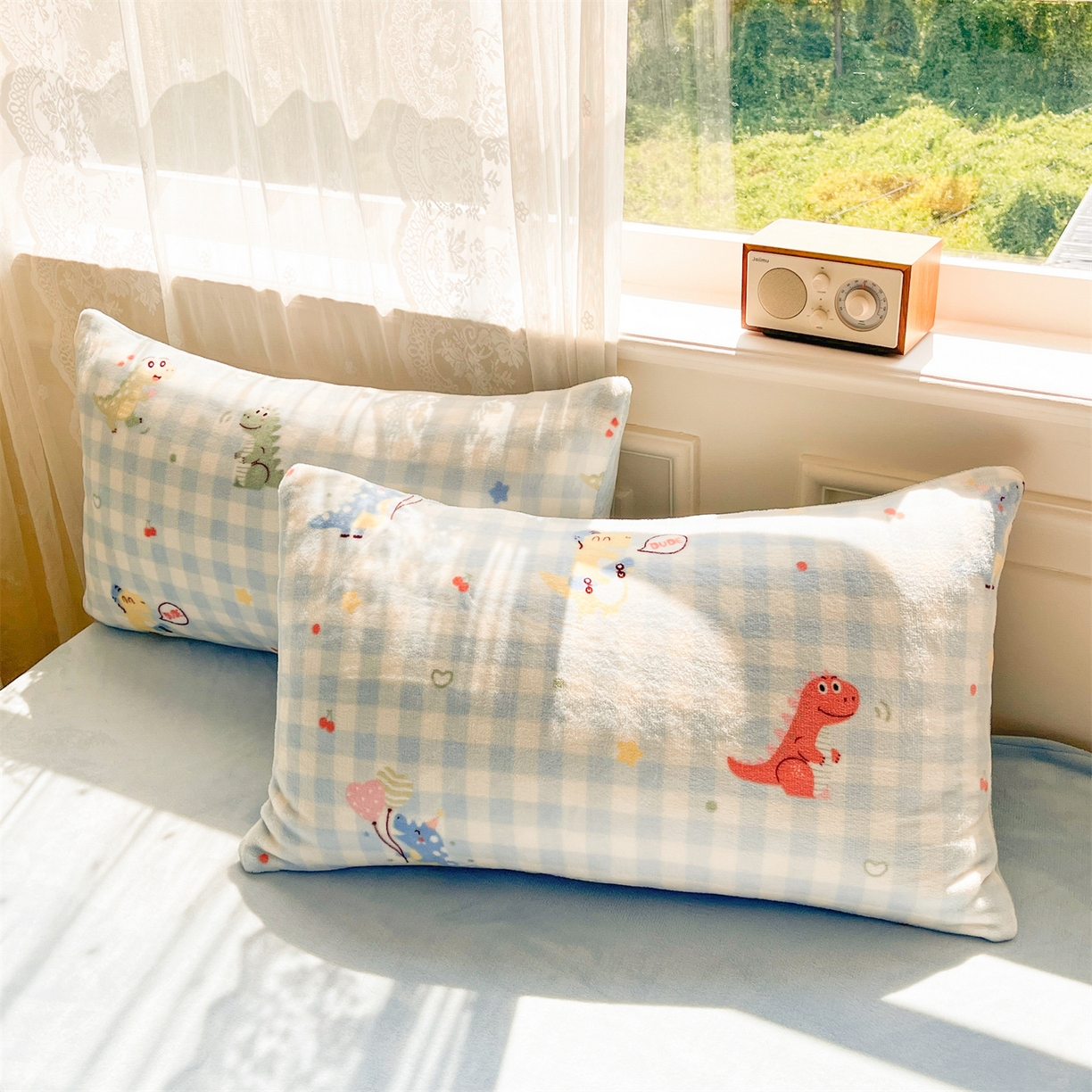 91家纺网 家纺一手货源 找家纺 欧尚家纺 2025新款跑量牛奶绒四件套 小恐龙