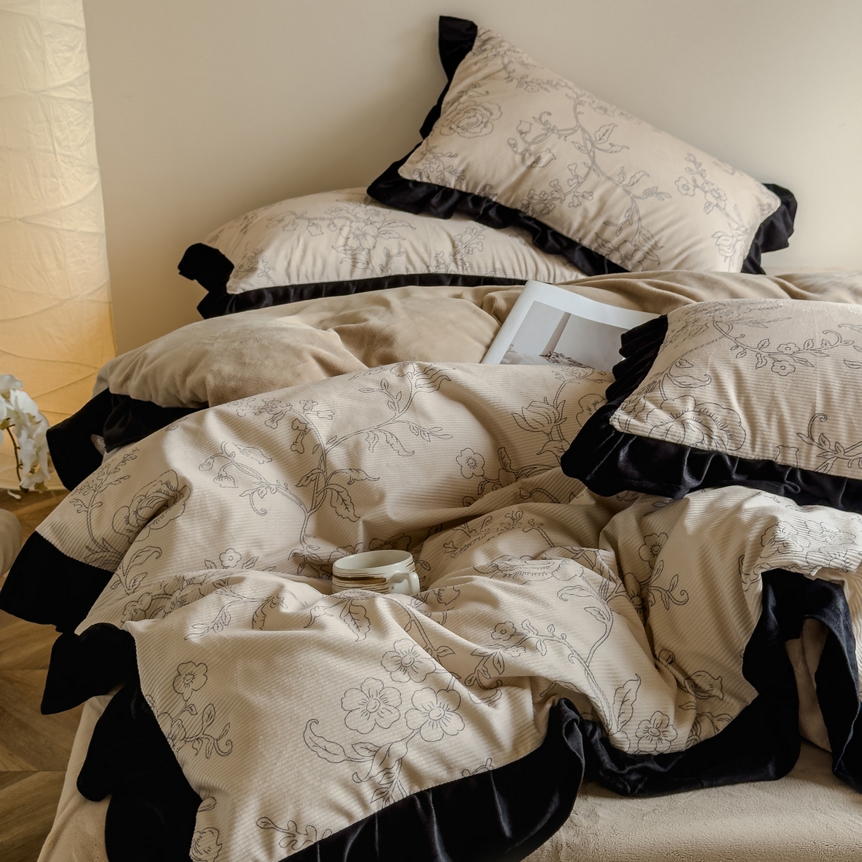 91家纺网 家纺一手货源 找家纺 启发 2025新款法式赫本风灯芯绒印花四件套 繁花