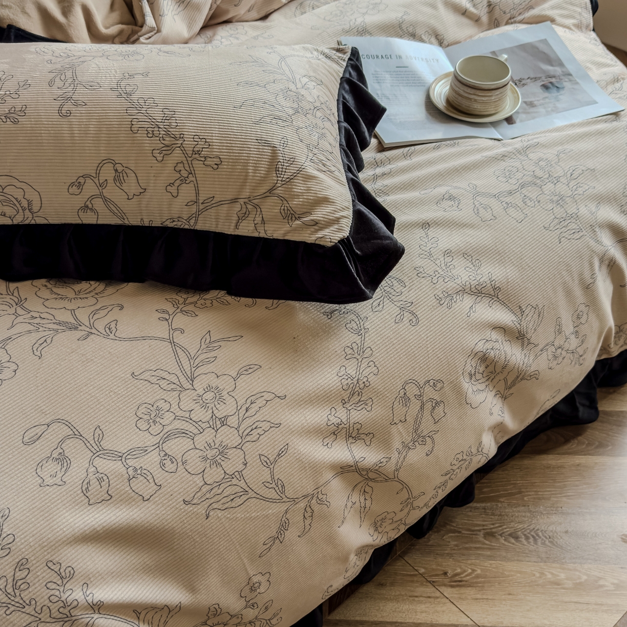 91家纺网 家纺一手货源 找家纺 启发 2025新款法式赫本风灯芯绒印花四件套 繁花