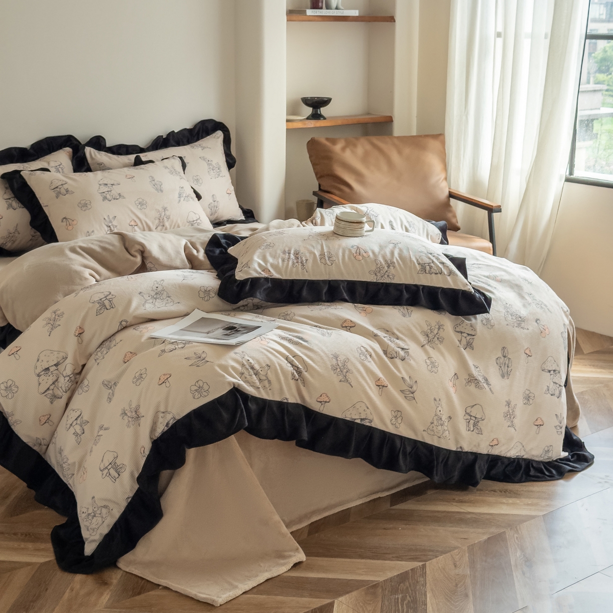 91家纺网 家纺一手货源 找家纺 启发 2025新款法式赫本风灯芯绒印花四件套 蘑菇小兔