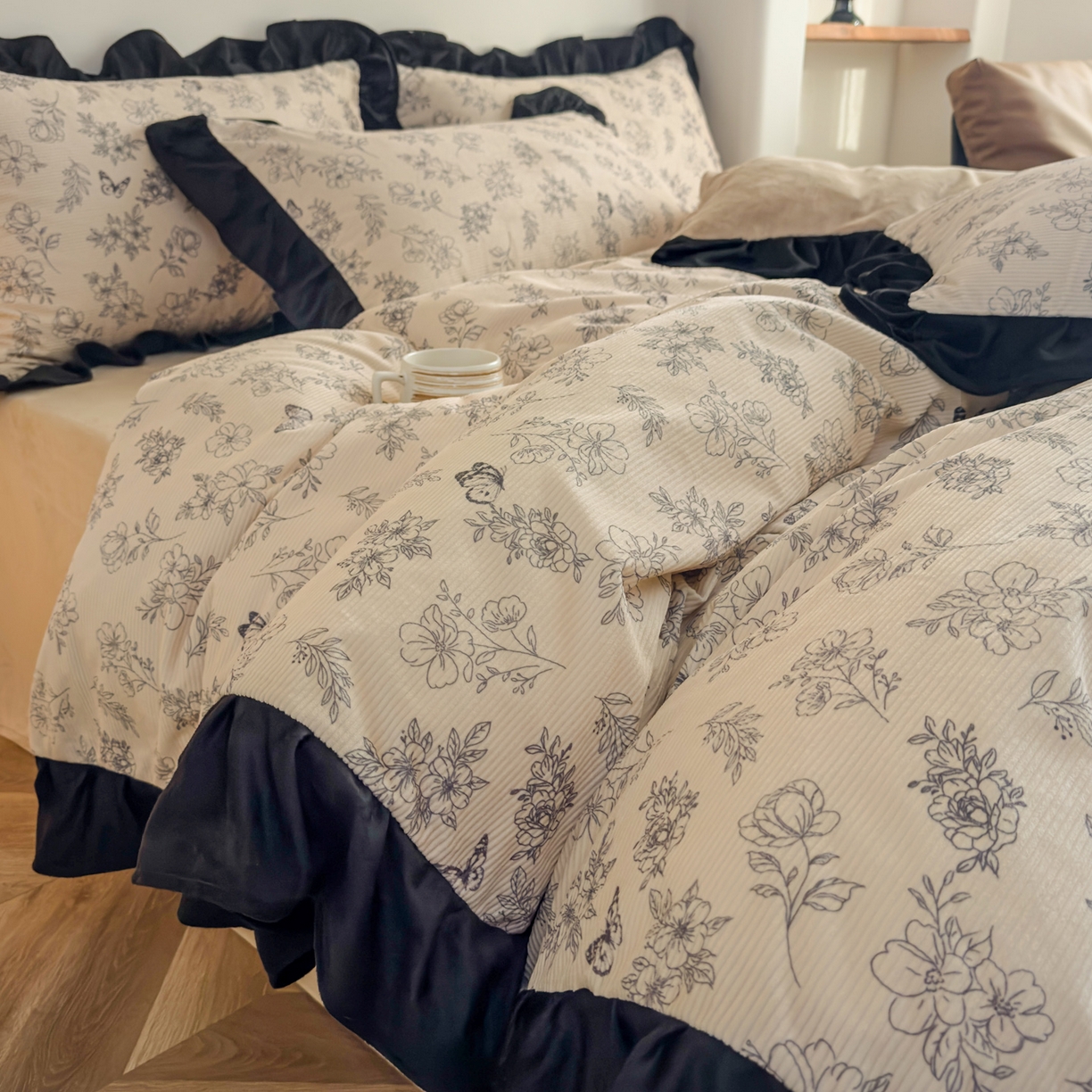 91家纺网 家纺一手货源 找家纺 启发 2025新款法式赫本风灯芯绒印花四件套 莫奈花园