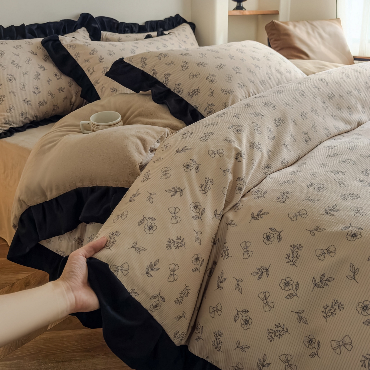 91家纺网 家纺一手货源 找家纺 启发 2025新款法式赫本风灯芯绒印花四件套 森系小花