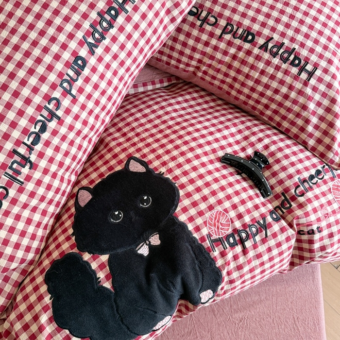 91家纺网 家纺一手货源 找家纺 （总）优迈 2025秋冬新款全棉水洗棉格子贴布绣四件套