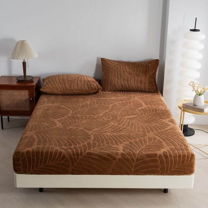 91家纺网 家纺一手货源 找家纺 （总）给笠 2025新款220克牛奶绒大树叶单床笠 床笠单件