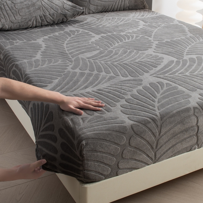 给笠 2025新款220克牛奶绒大树叶单床笠 床笠单件 剪花大树叶 银灰