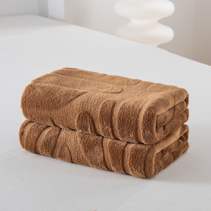 91家纺网 家纺一手货源 找家纺 给笠 2025新款220克牛奶绒大树叶单床笠 床笠单件 剪花大树叶 咖啡