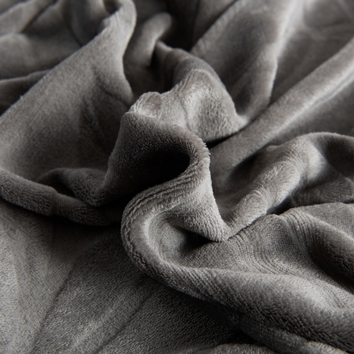 91家纺网 家纺一手货源 找家纺 给笠 2025新款220克牛奶绒大树叶单床笠 床笠单件 剪花大树叶 银灰