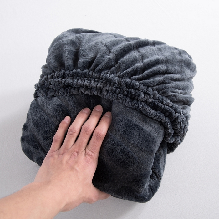 91家纺网 家纺一手货源 找家纺 给笠 2025新款220克牛奶绒大树叶单床笠 床笠单件 剪花大树叶 碳灰