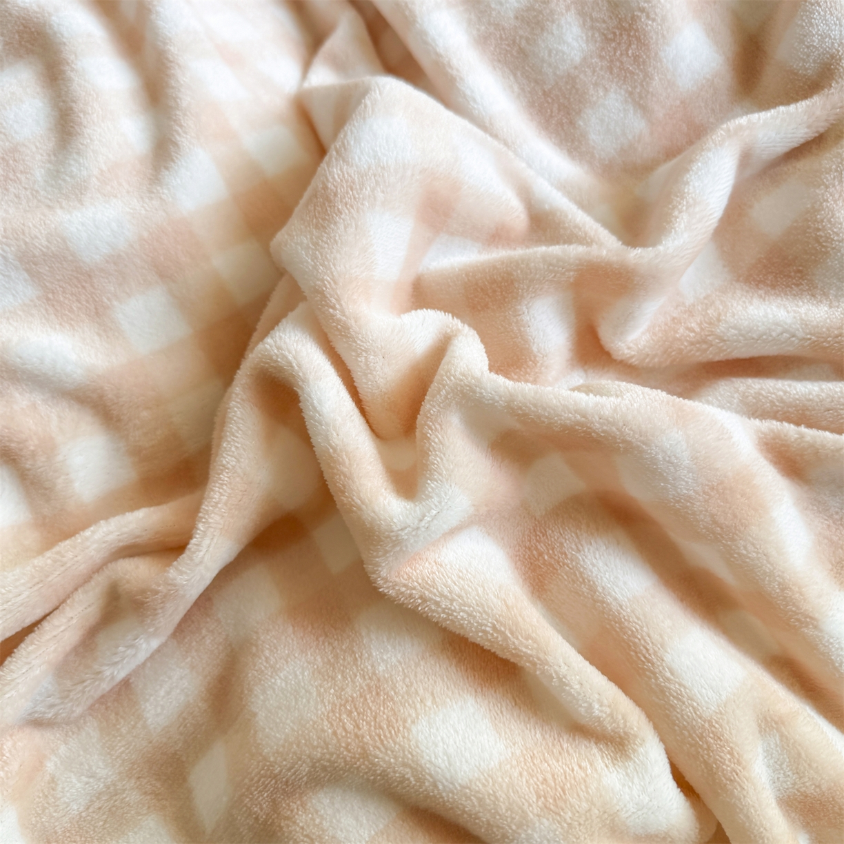 91家纺网 家纺一手货源 找家纺 艾特你 2025新款毛巾绣大眼睛撞色奶油格子牛奶绒四件套 绒-咖格卡其