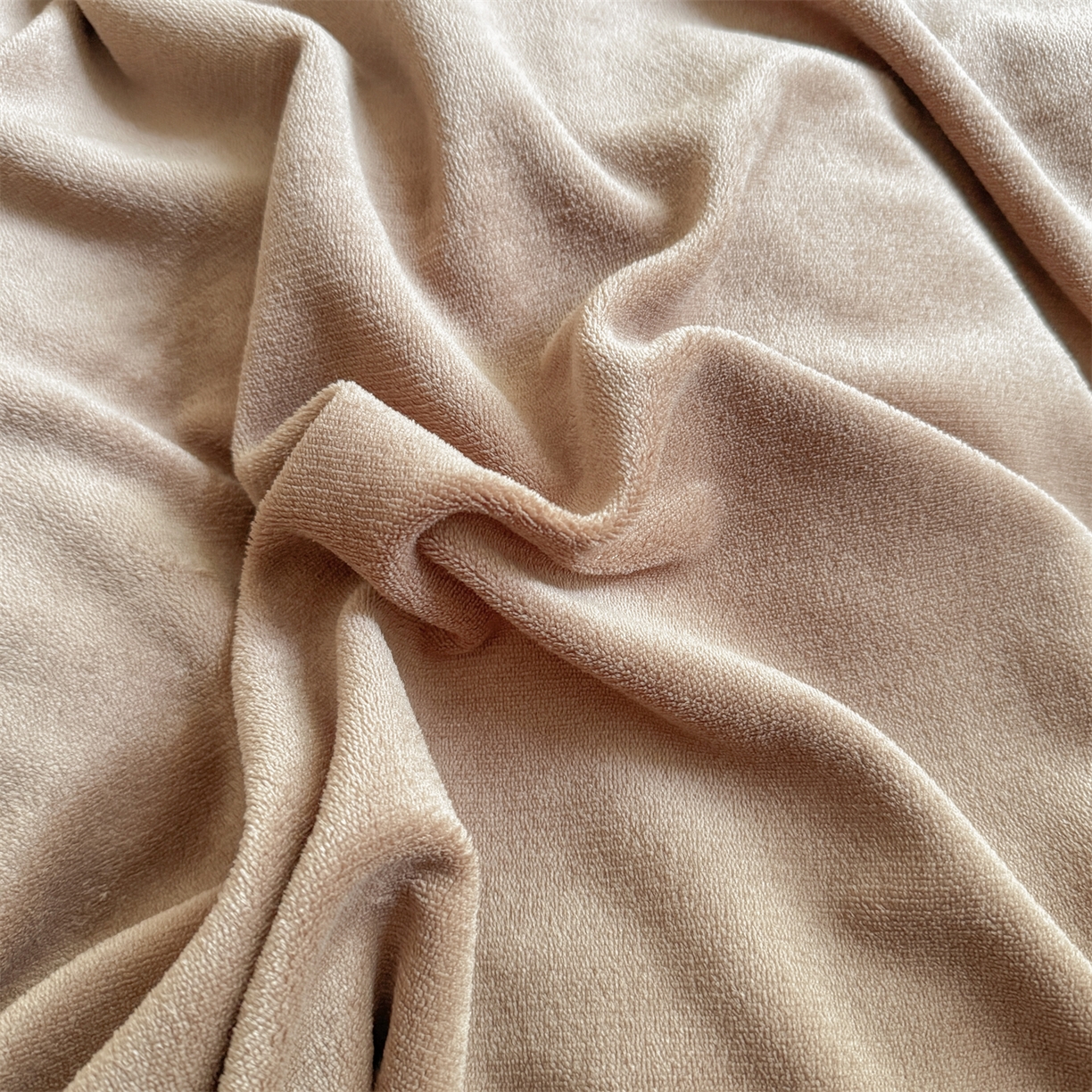 91家纺网 家纺一手货源 找家纺 艾特你 2025新款毛巾绣大眼睛撞色奶油格子牛奶绒四件套 绒-卡其咖格