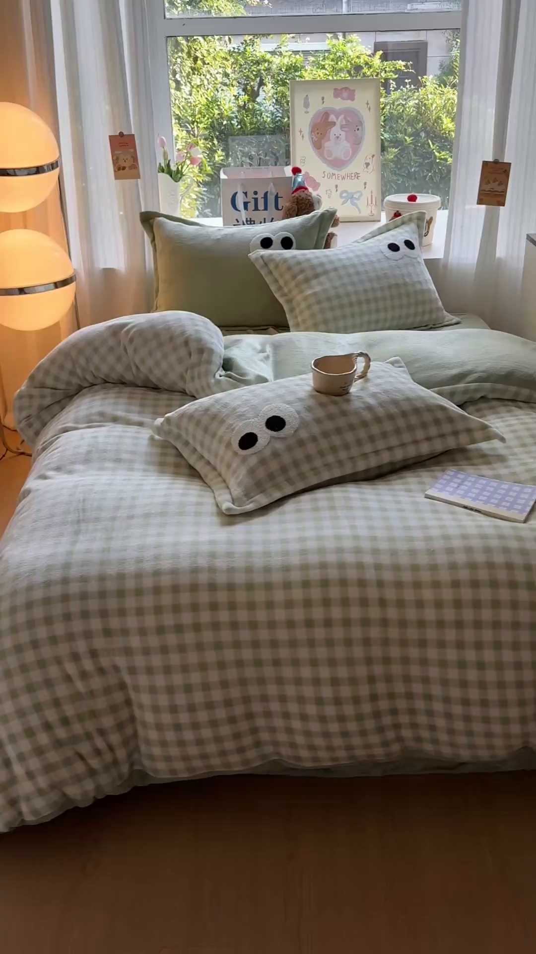 91家纺网 家纺一手货源 找家纺 艾特你 2025新款毛巾绣大眼睛撞色奶油格子牛奶绒四件套 绒-绿格