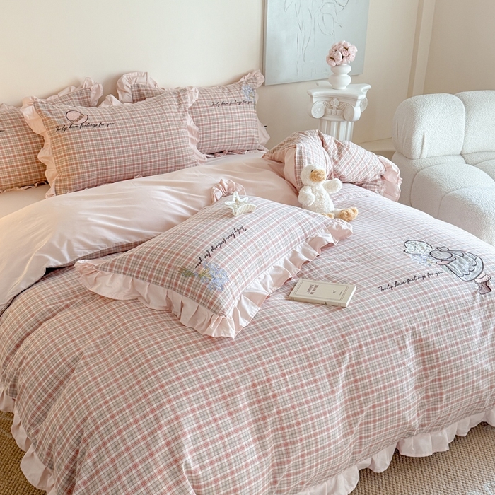 91家纺网 家纺一手货源 找家纺 优迈 2025秋冬新款色织水洗棉贴布花边款四件套 童趣-洋气红