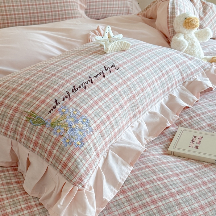 91家纺网 家纺一手货源 找家纺 优迈 2025秋冬新款色织水洗棉贴布花边款四件套 童趣-洋气红