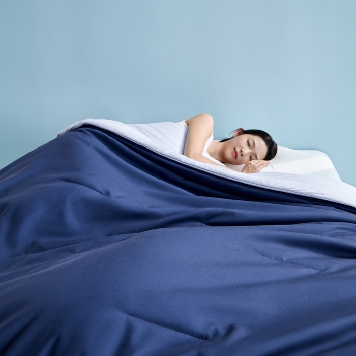 91家纺网 家纺一手货源 找家纺 观月轩家纺 2025新款酣睡星球双层深睡控温被PRO2.0被子被芯 远山蓝