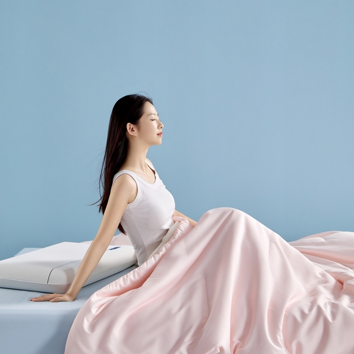 91家纺网 家纺一手货源 找家纺 观月轩家纺 2025新款酣睡星球双层深睡控温被PRO2.0被子被芯 柔云粉