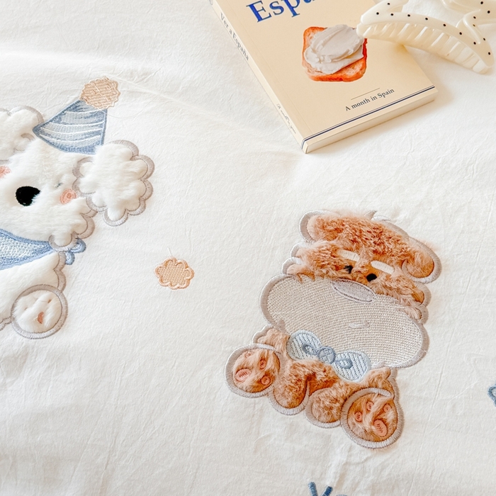 91家纺网 家纺一手货源 找家纺 优迈 2025新款全棉水洗棉贴布卡通四件套-泡芙狗狗 泡芙狗狗-白