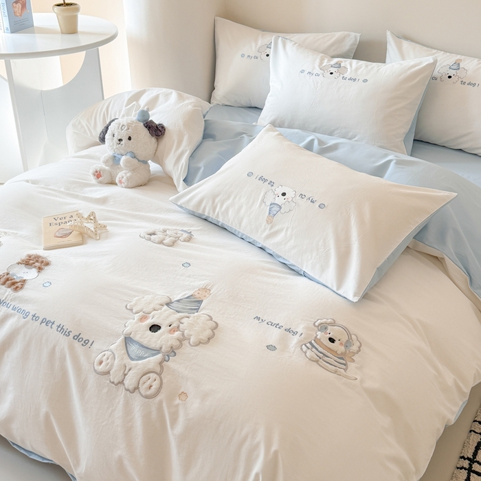 91家纺网 家纺一手货源 找家纺 优迈 2025新款全棉水洗棉贴布卡通四件套-泡芙狗狗 泡芙狗狗-白