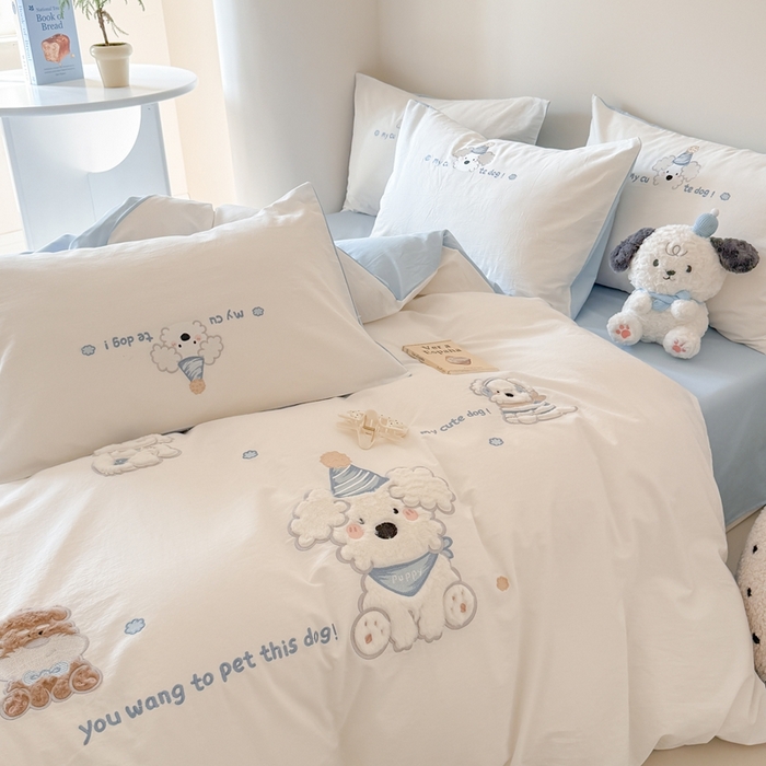 91家纺网 家纺一手货源 找家纺 优迈 2025新款全棉水洗棉贴布卡通四件套-泡芙狗狗 泡芙狗狗-白