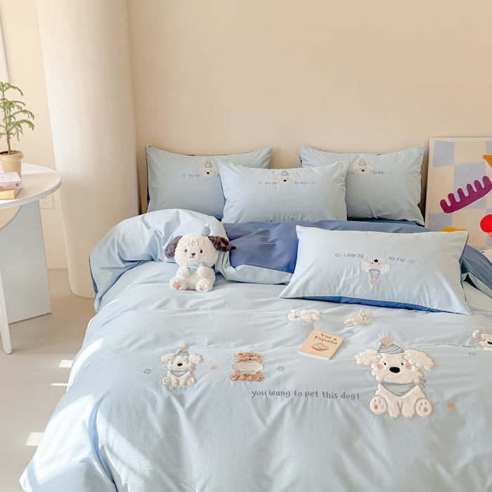 91家纺网 家纺一手货源 找家纺 优迈 2025新款全棉水洗棉贴布卡通四件套-泡芙狗狗 泡芙狗狗-蓝