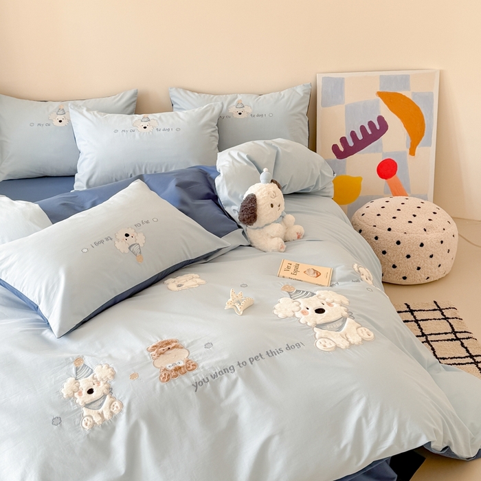 91家纺网 家纺一手货源 找家纺 优迈 2025新款全棉水洗棉贴布卡通四件套-泡芙狗狗 泡芙狗狗-蓝